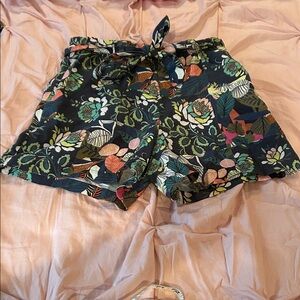 Johnny Was Excellent Condition Navy Floral Print Women's Shorts. Fun Colorful.XS